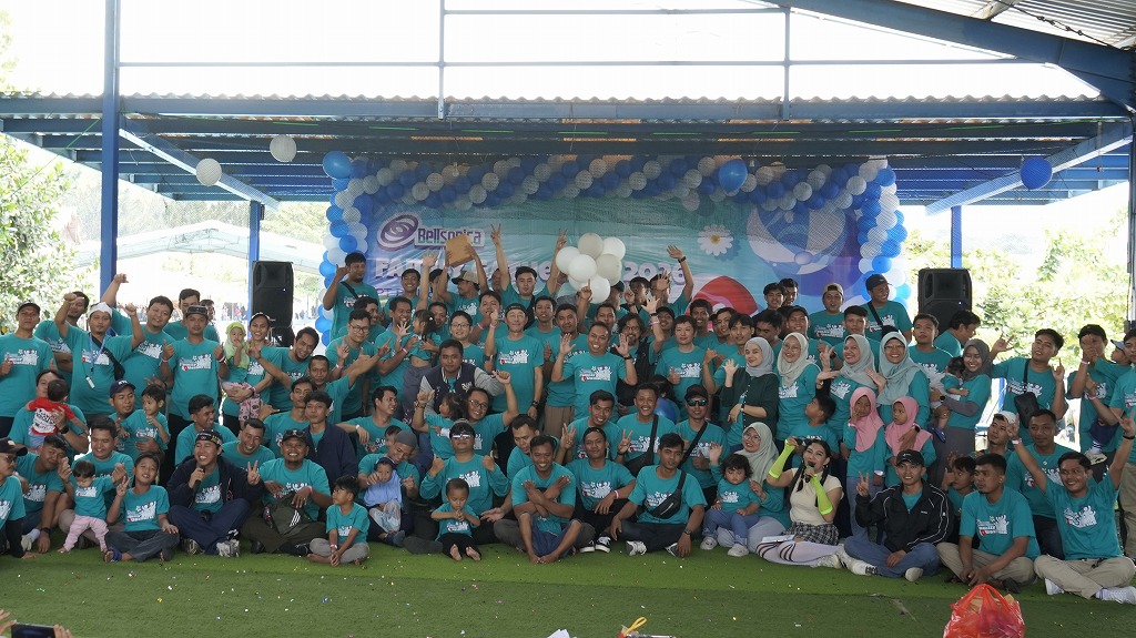 食べて歌って踊って泳いで！